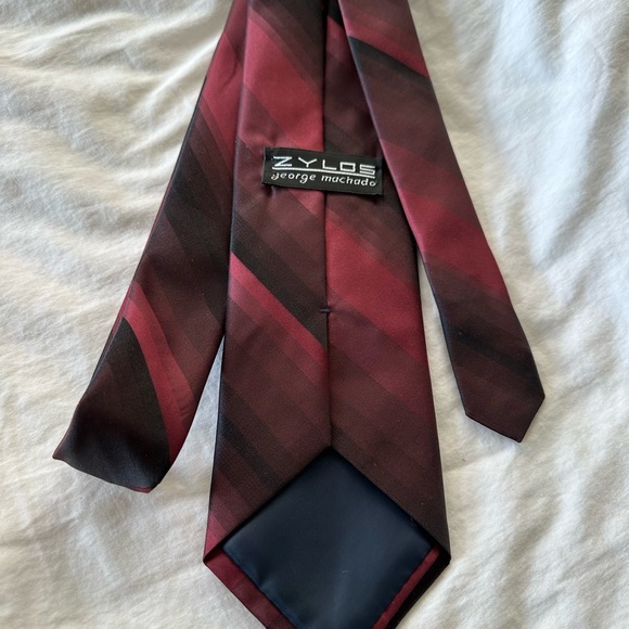 Bundle (3) NWOT Van Heusen, Zylos and Kenneth Roberts men’s ties - Picture 14 of 16